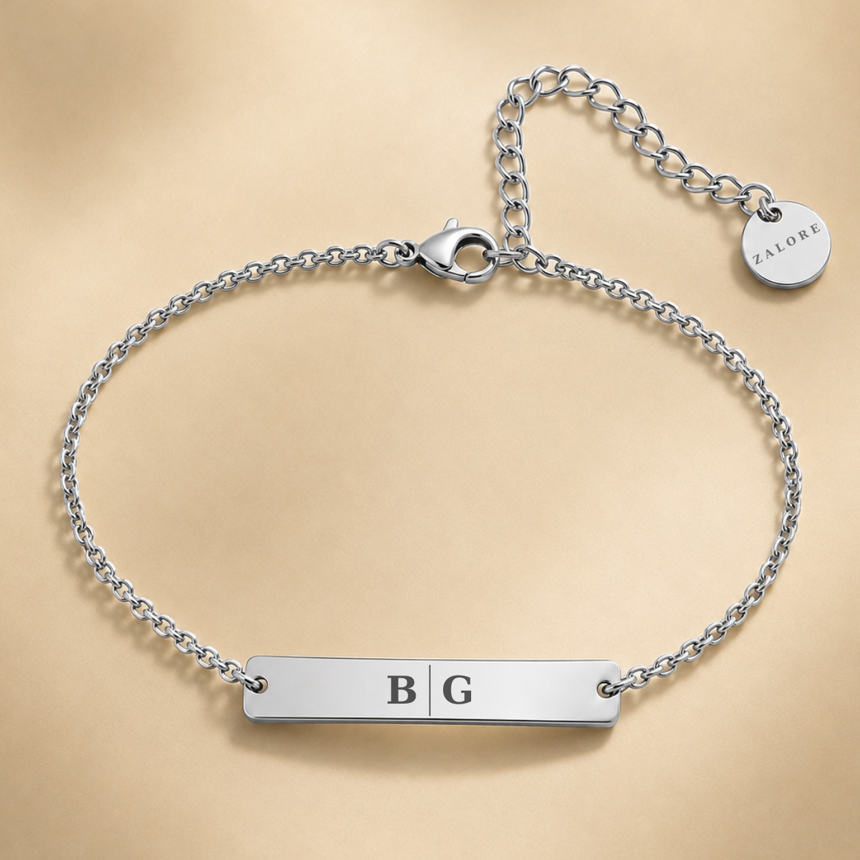 TWEE INITIALEN BALKJE ARMBAND